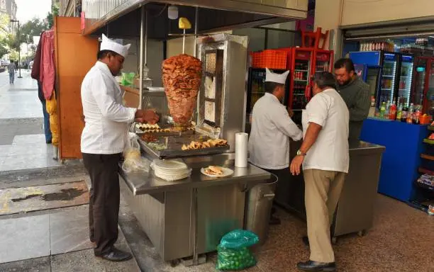 La transferencia fue enviada por error a una taquería. / iStock