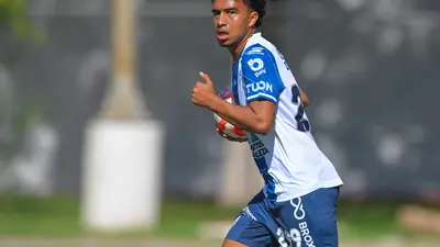 'Conejo' Pérez Jr., el pentacampeón de goleo en Pachuca que la rompe en fuerzas básicas