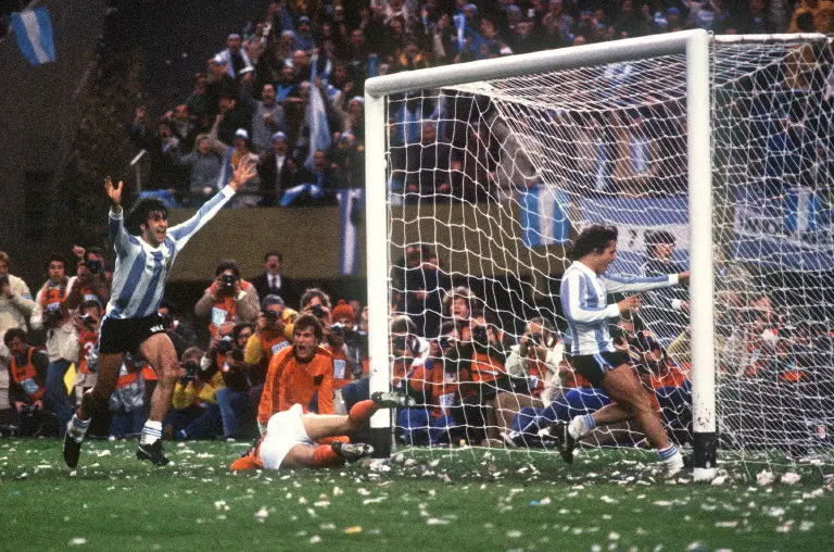 Mario Kempes celebra su gol con Argentina en la Final de la Copa Mundial 1978 | AFP