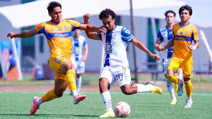 Santiago Pérez en un partido de Pachuca | IMAGO7