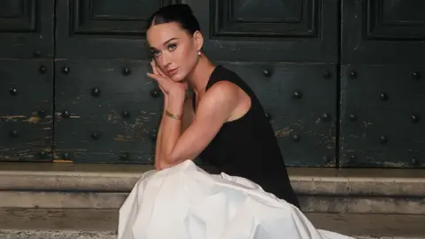 Por medio de sus redes, la artista anunció su regreso para presentarse gratis / FB: @katyperry