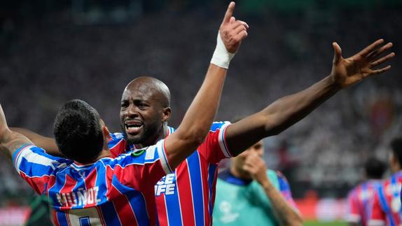 Jean-Philippe Mateta en celebración con Crystal Palace ante Rayo Vallecano en la Final de la Conference League | AP