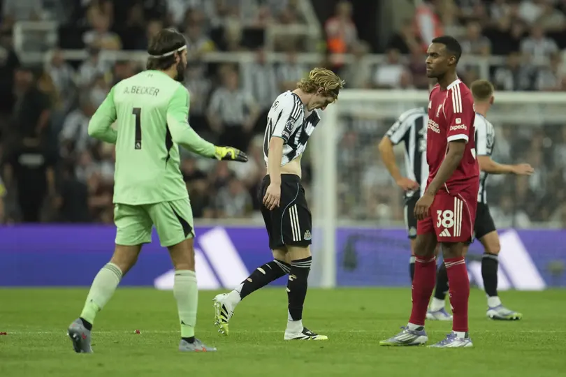 Anthony Gordon con Newcastle en la Premier League |AP
