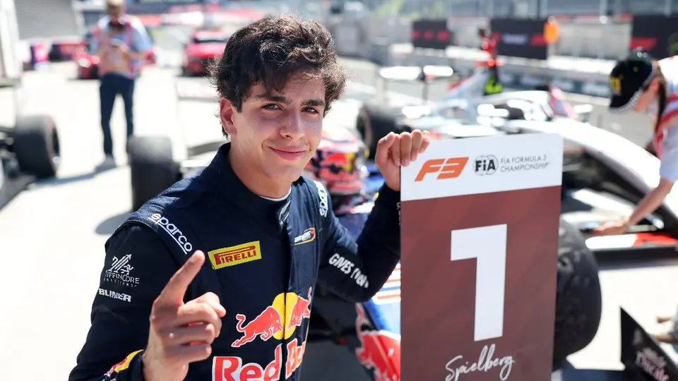 El mexicano Ernesto Rivera hace historia y gana el sprint de F3 en Austria