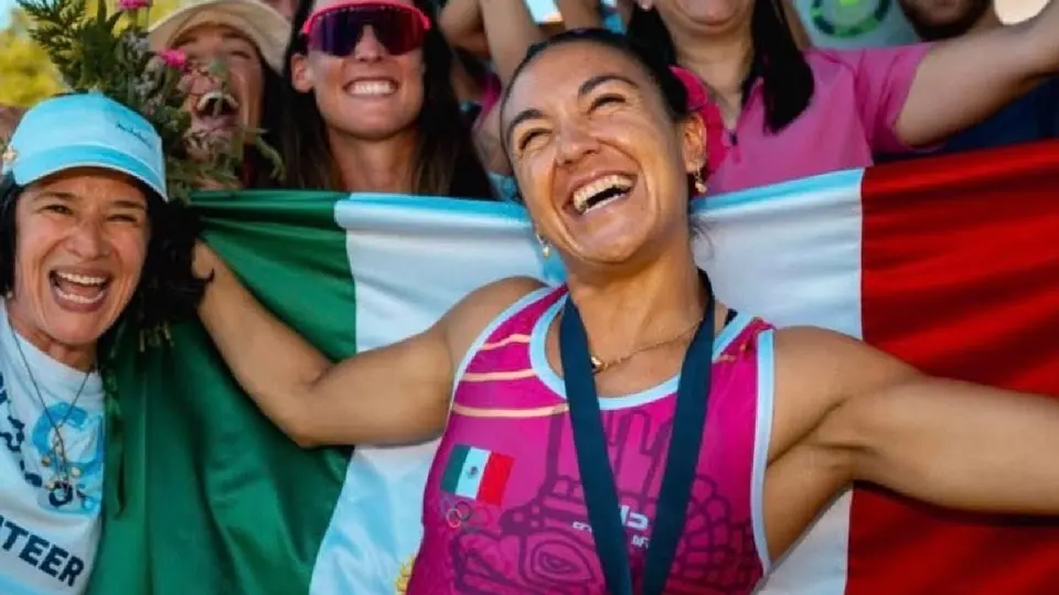 Kenia Lechuga celebra en Suiza l X:COM_Mexico