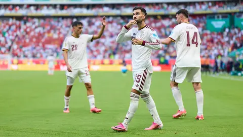 Alex Baena dedica su gol a la 'Princesa Guerrera Futbolera', el amuleto de España