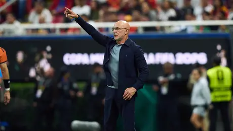 "Supimos jugar otro tipo de partido ante Uruguay": Luis de la Fuente, DT de España