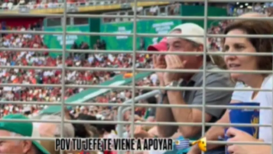 Azcárraga desde las tribunas en Guadalajara en el Uruguay vs España l CAPTURA DE PANTALLA