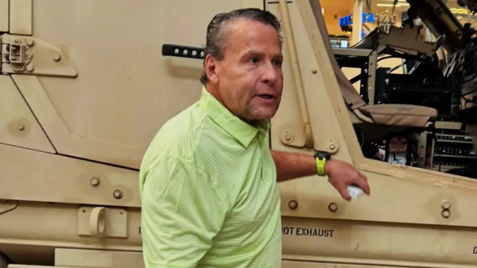VIDEO: Alfredo Adame explota contra reportera: “Pend%$&, ignorante”