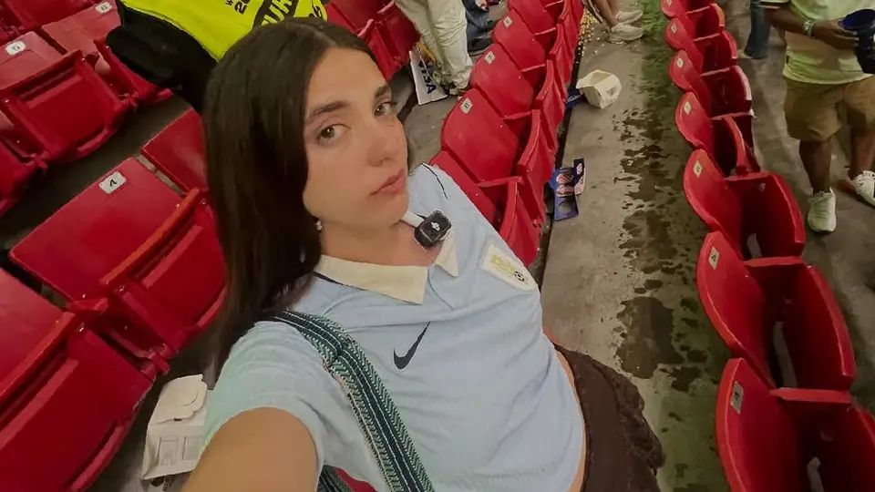 ¿La Caramelo uruguaya? Ella es Alaska, la polémica influencer que acompañó a Uruguay al Mundial
