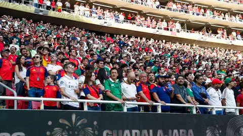 Afición en el España vs Uruguay l GINA