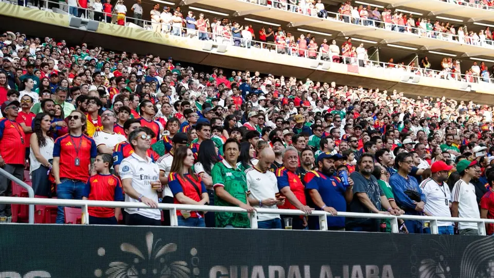 Afición en el España vs Uruguay l GINA