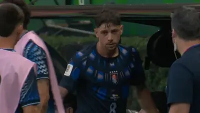 Federico Valverde es sustituido por Bielsa y ‘estalla’ en zona de bancas