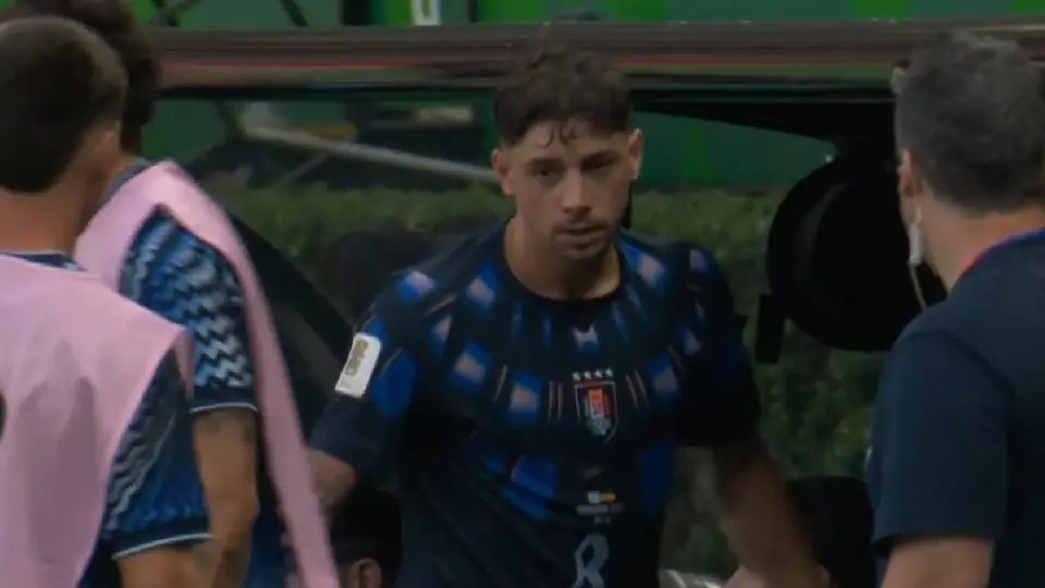 Federico Valverde es sustituido por Bielsa y ‘estalla’ en zona de bancas