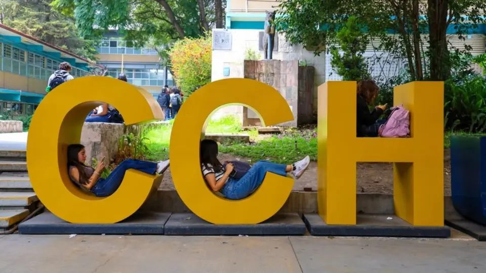 Estudiantes del CCH y la Escuela Nacional Preparatoria con Pase Reglamentado mantendrán su ingreso sin afectaciones / Redes