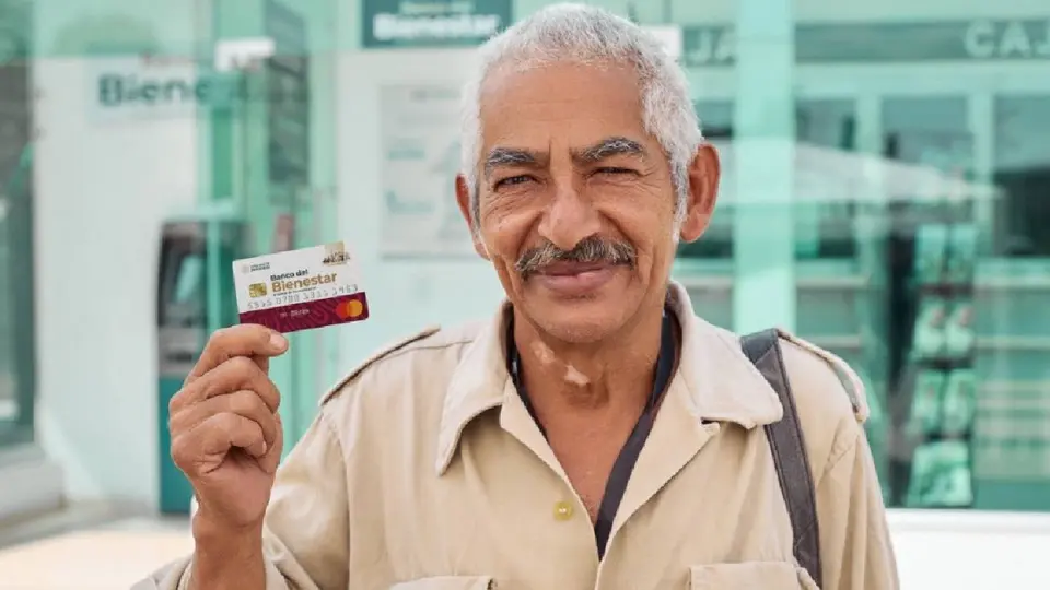 Los depósitos de la Pensión para el Bienestar se realizan directamente en la Tarjeta del Banco del Bienestar, sin gestores ni intermediarios./ RS