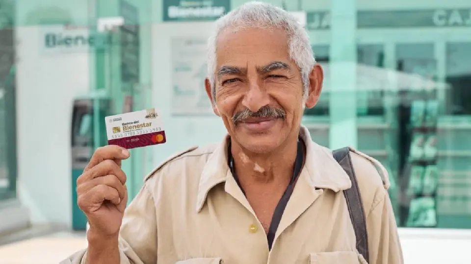 Los depósitos de la Pensión para el Bienestar se realizan directamente en la Tarjeta del Banco del Bienestar, sin gestores ni intermediarios./ RS
