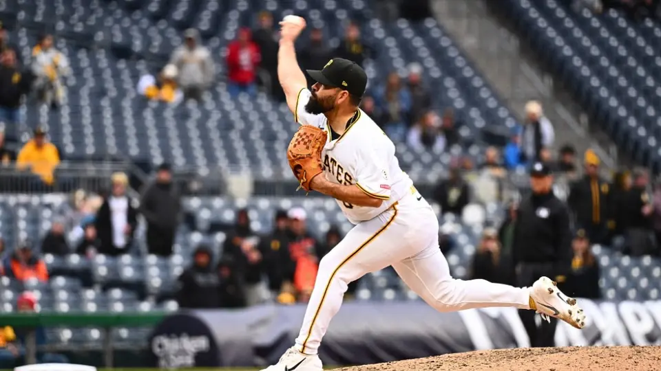 José Urquidy cambia de equipo: Medias Blancas adquieren al mexicano en cambio con Piratas