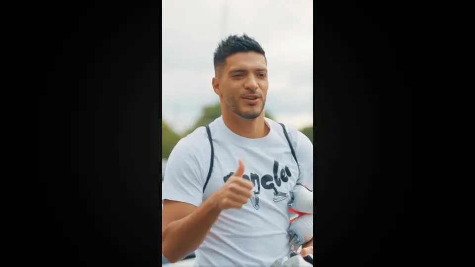 Raúl regresa a los Wolves