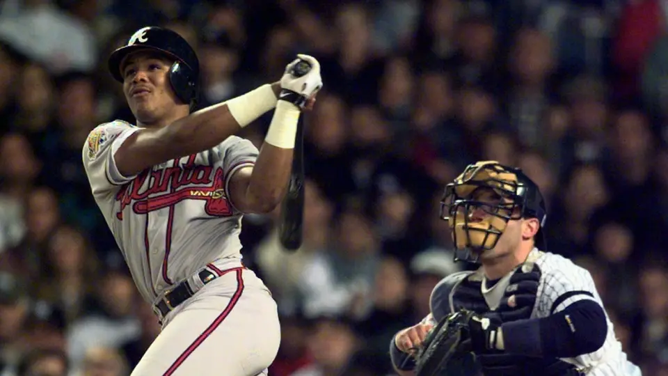 Andruw Jones conecta cuadrangular durante la Serie Mundial de 1996 ante los Yankees |AP