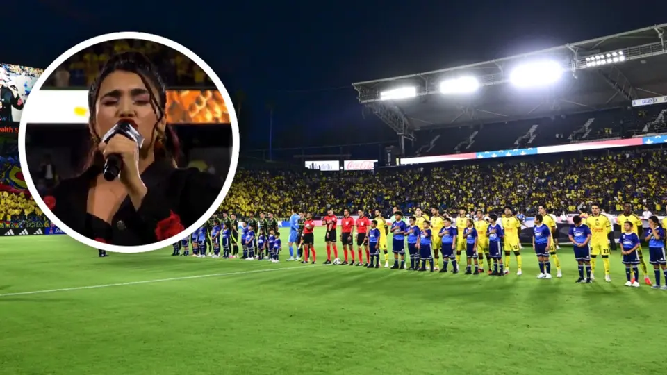 ¿Se equivocó en el himno? Acusan a cantante de cometer error previo al América vs Columbus