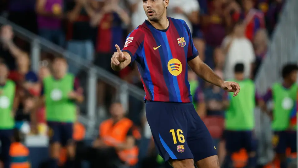Rodri, en su primer partido en el Camp No, con Barcelona | AP
