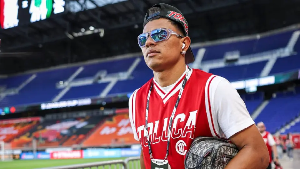 Jesus Gallardo con la nueva indumentaria de Toluca | x:@TolucaFC