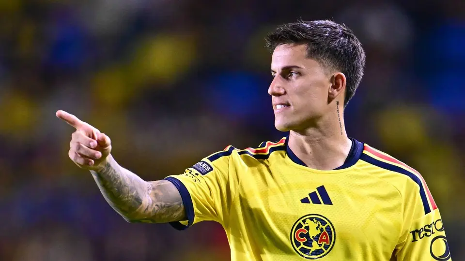 Brian Rodríguez critica a la afición de América: "Es una lastima no tener esto en México"