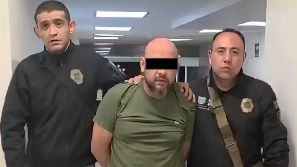 El hombre y los indicios asegurados fueron trasladados ante el Ministerio Público para continuar con las investigaciones / Redes Sociales