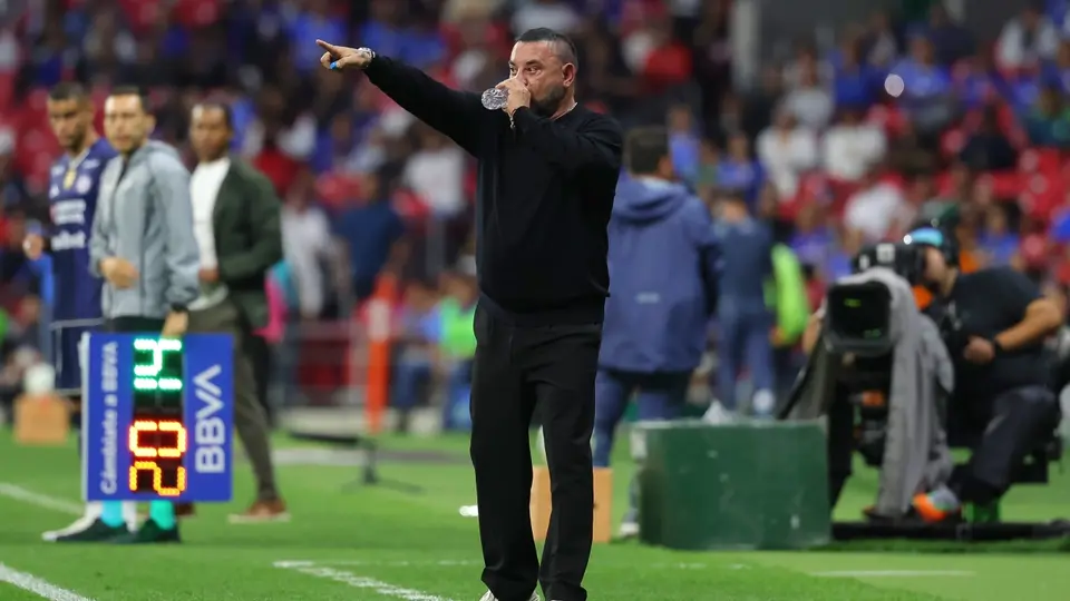 Antonio Mohamed en el partido contra Cruz Azul en la Liga MX | IMAGO 7