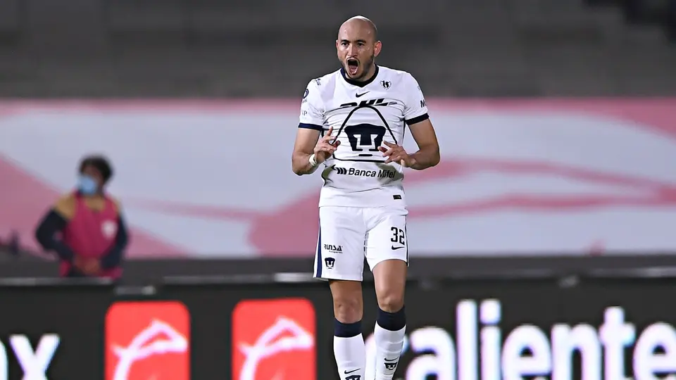 Carlos González durante su etapa con Pumas | IMAGO 7