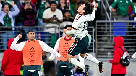 ¡El niño rompe récords! Todas las marcas que Gilberto Mora destrozó a sus 17 años
