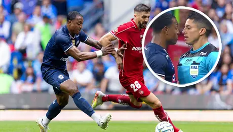 VIDEO: Willer Ditta encara y empuja a un árbitro en el Cruz Azul vs. Toluca