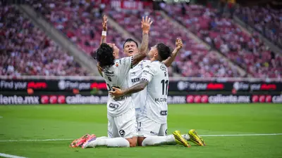 ¡Cantó el Gallo! Chivas tiene una tarde para el olvido en casa y cae en casa ante Querétaro