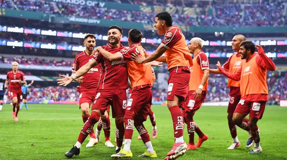 Alexis Vega desata la euforia en Toluca al empatar el juego ante Cruz Azul | MEXSPORT