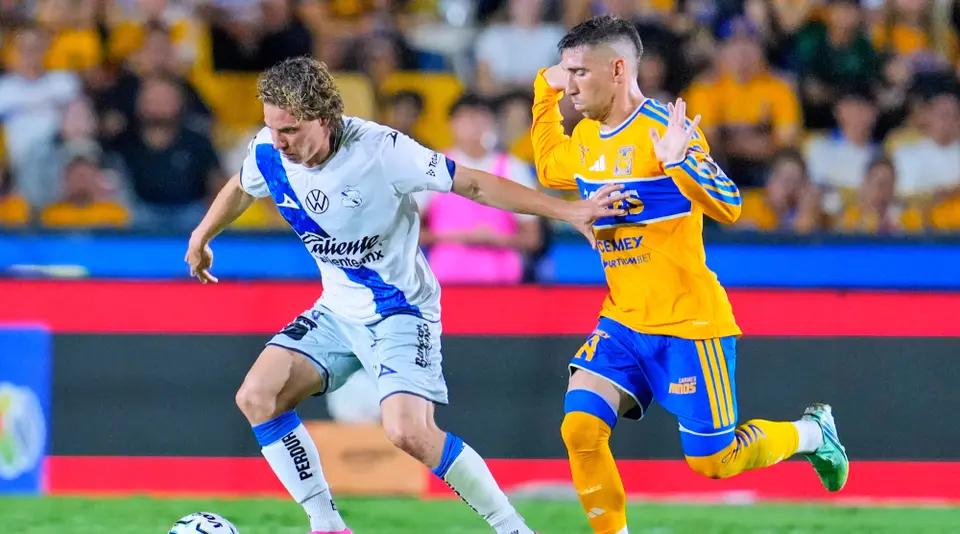 Puebla insiste ante la portería de Tigres en busca del empate | MEXSPORT