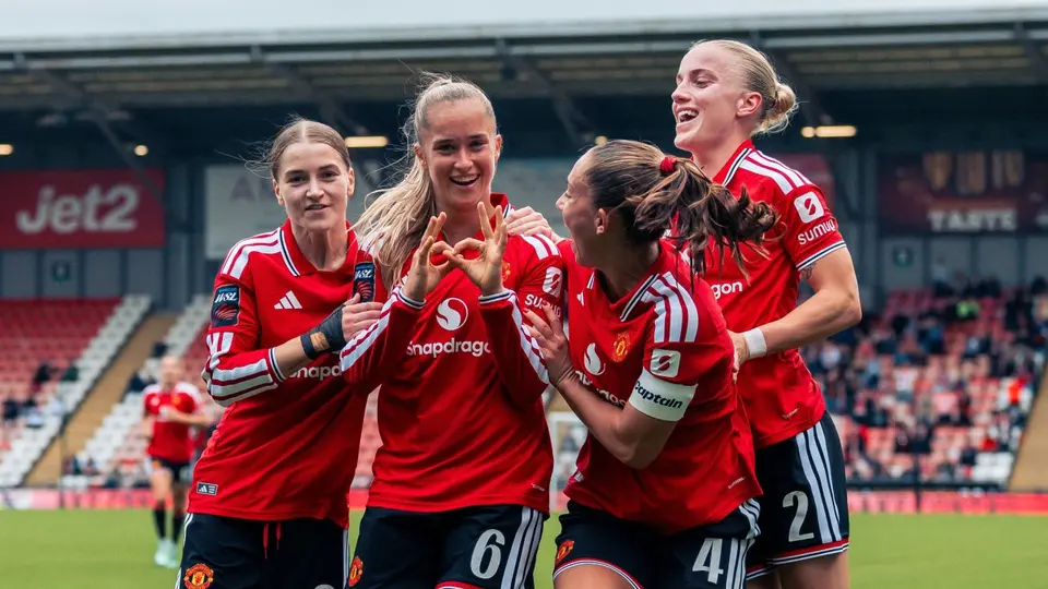 Jugadoras de Manchester United femenil en celebración | X: @ManUtdWomen