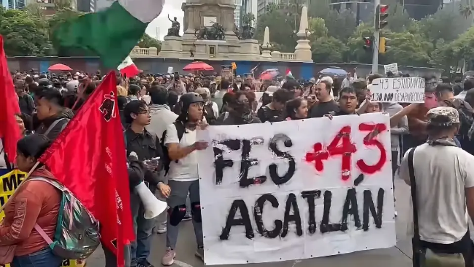 La movilización partió del Ángel de la Independencia rumbo al Zócalo capitalino / Especial