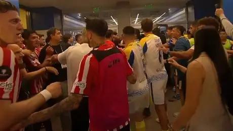 VIDEO: Jugadores de Estudiantes y Rosario Central terminan a golpes
