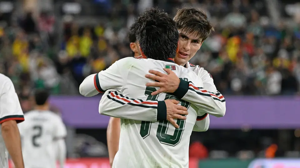 Festejo de Hormiga con Gil Mora | MexSport