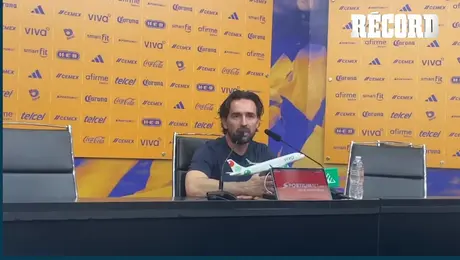 DT de Puebla contra el arbitraje ante Tigres: ''Nos deja a todos molestos'