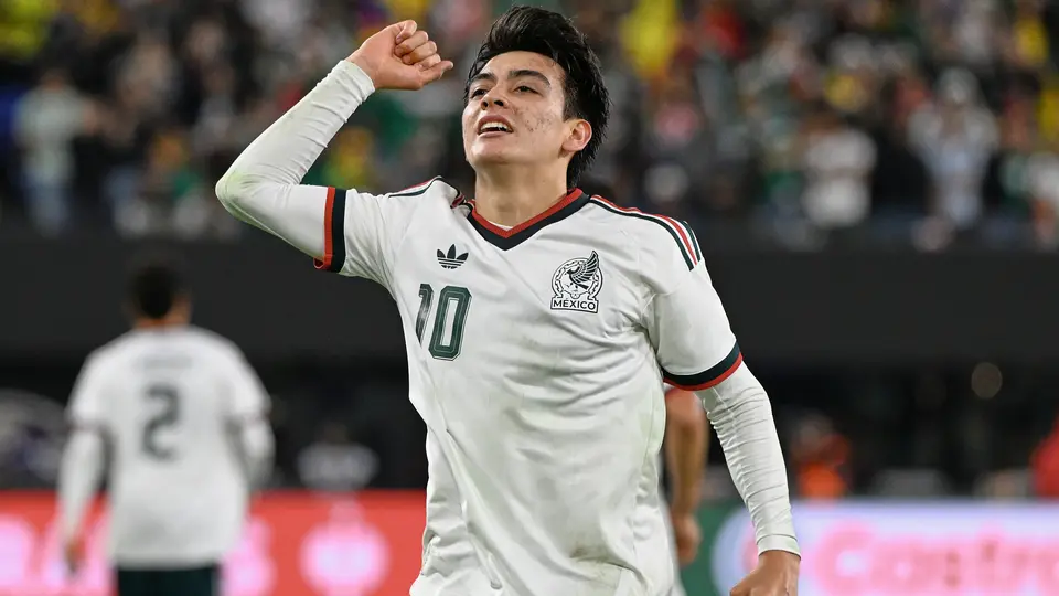 ¡Qué golazo, 10! Gilberto Mora es el autor del primer gol en el proceso de Rafa Márquez con el Tri