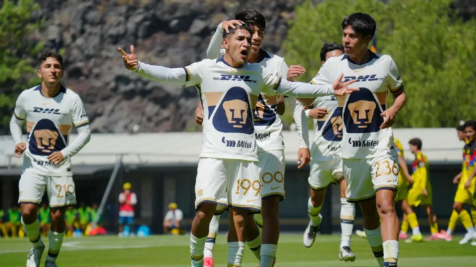 Kléber Carranza celebrando una anotación con Pumas Sub 21 | IMAGO7