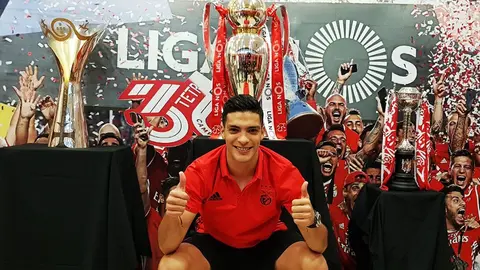 Raúl Jiménez se despide del Benfica con emotivo mensaje