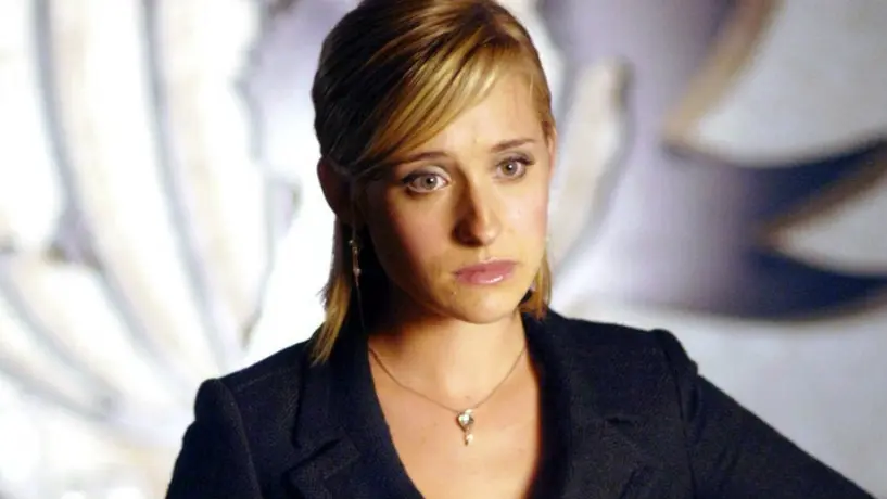 Actriz de Smallville se declara culpable en caso de 'esclavitud sexual'