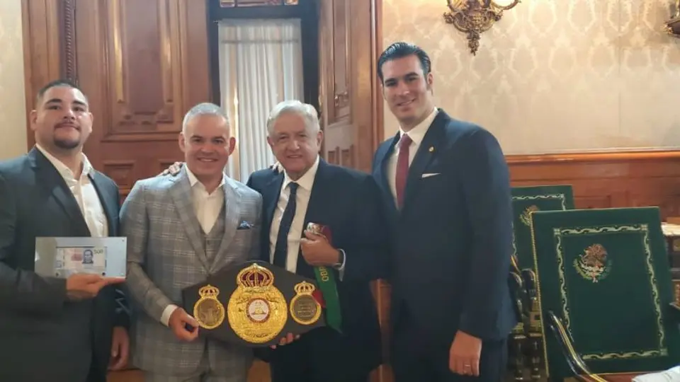 Andy Ruiz se reúne con López Obrador en Palacio Nacional