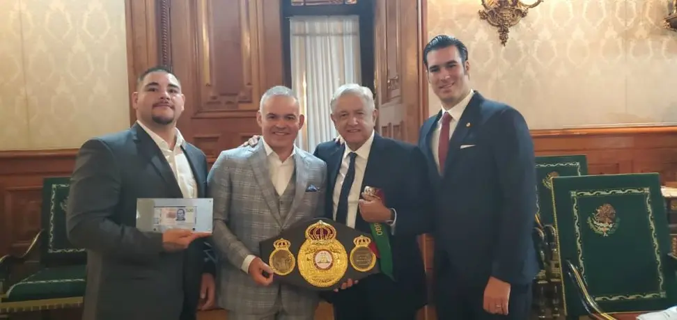 Andy Ruiz se reúne con López Obrador en Palacio Nacional