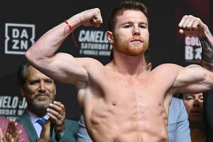 Canelo Álvarez explotó contra Golden Boy tras el despojo del título de la FIB