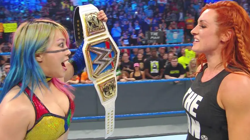 Asuka y Becky Lynch frente a frente | WWE.COM