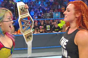 Becky Lynch enfrentará a Asuka por el título Femenino de SmackDown